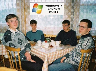 Organizadores de la fiesta de lanzamiento de Windows 7 (ninguno de ellos guarda relación alguna con el blog Business Intelligence fácil)